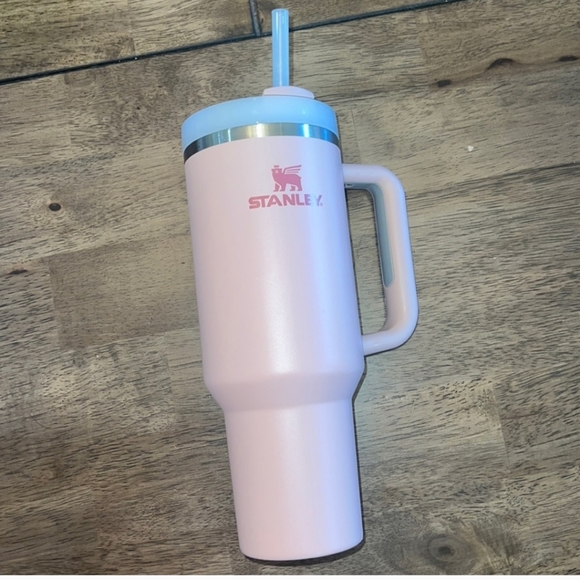 Stanley Other - Stanley 40 Ounce Pink Dust 💗